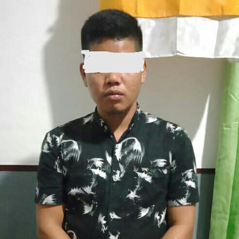 Sopir Taxi Online Mencuri Tas di Circle K Terekam CCTV