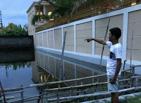 Sanitasi Buruk, Warga Tukad Badung XXIX Denpasar Keluhkan Rumahnya Terendam Banjir