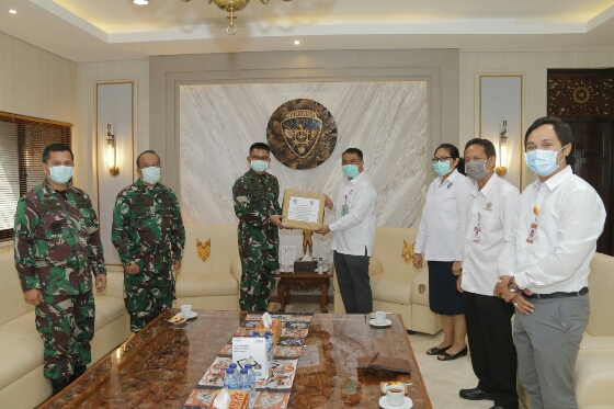 Kodam IX/Udayana Siap Distribusikan 3.000 Masker dari Fakultas Kedokteran Unud