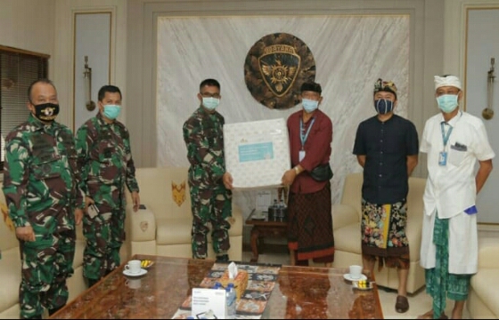 Kodam IX/Udayana Terima Sumbangan 1000 Masker dari GWK Bali