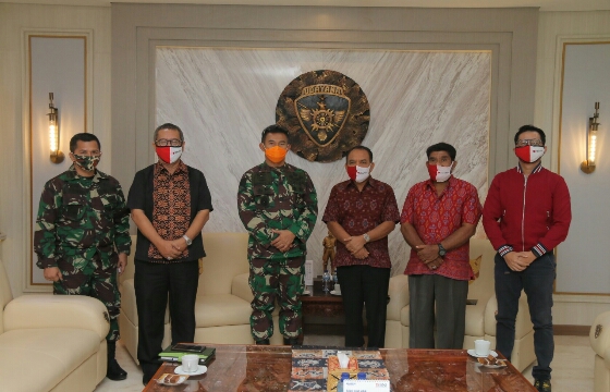 Pangdam IX/Udayana Terima Audiensi Mantan Gubernur NTT dan IKB Flobamora Bali