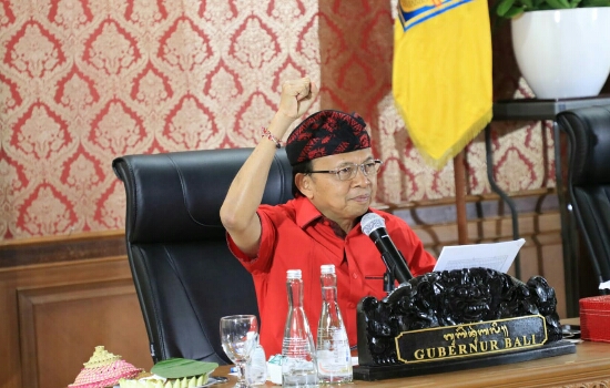 Gubernur Siapkan Insentif Bagi Desa Adat dalam Penanganan Covid-19