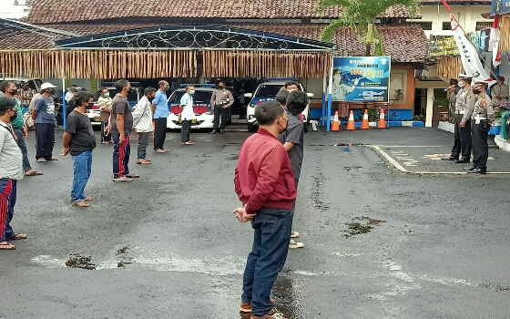 Sat Lantas Polres Bangli Beri Pelatihan Para Sopir Angkot Penerima Bantuan Pemerintah