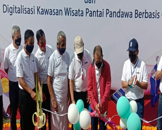 Tatanan Kehidupan Bali Era Baru, Gubernur Koster Resmikan Penggunaan Digitalisasi Berbasis QRIS di Pantai Pandawa