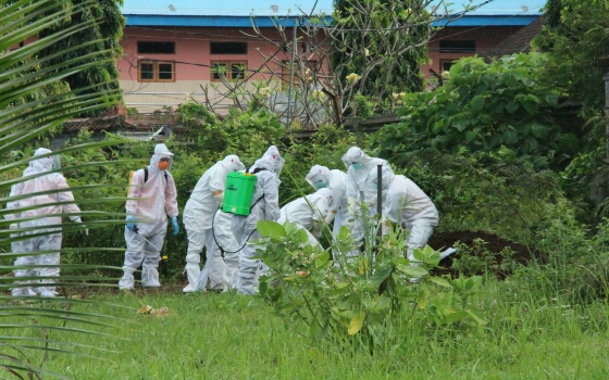 Personil Polres Klungkung Ikut Makamkan Jenasah Korban Covid-19