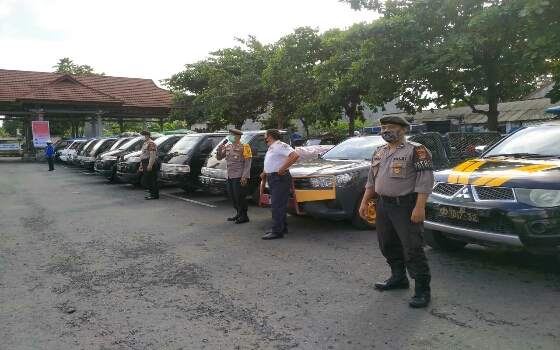 Personil Polres Klungkung Himbau Masyarakat Patuhi Protokol Kesehatan Covid-19