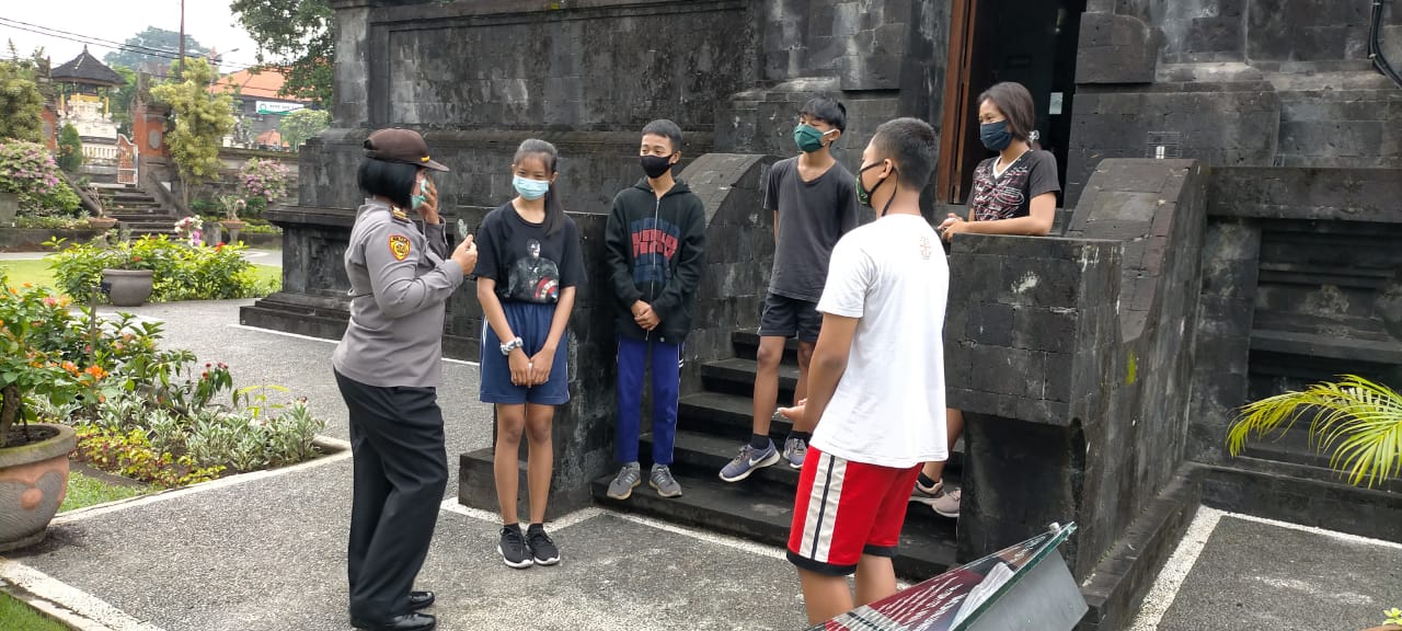 Adaptasi Kebiasaan Baru, Aparat Polres Klungkung Intensifkan Patroli di Kawasan Pariwisata