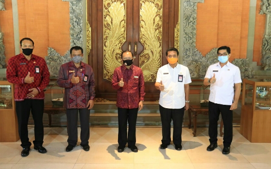 Atasi Kendala Pemasaran, Gubernur Luncurkan Program Pasar Gotong Royong Krama Bali