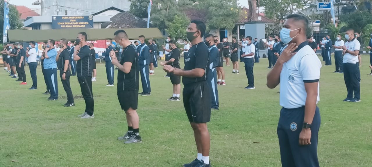 Selain Tingkatkan Sinergi Tiga Matra TNI, Pangdam Juga Tinjau Pasar Sanglah