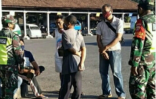 TNI-Polri Bersama Gugus Tugas Disiplinkan Masyarakat Terkait Protokol Kesehatan Covid-19
