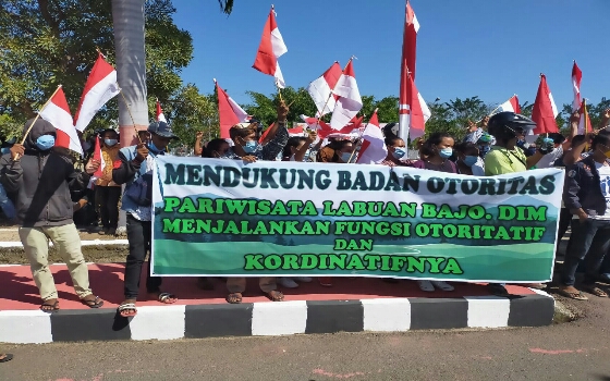 Dukung Pempus Bangun Sarpras Pariwisata Premium di TNK, Elemen Masyarakat Gelar Aksi Demo