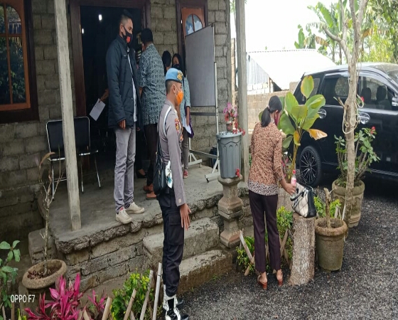 Polsek Kintamani Lakukan Pendisiplinan Prokes Kepada Jemaat di Gereja BPI Giri Suweca Katung