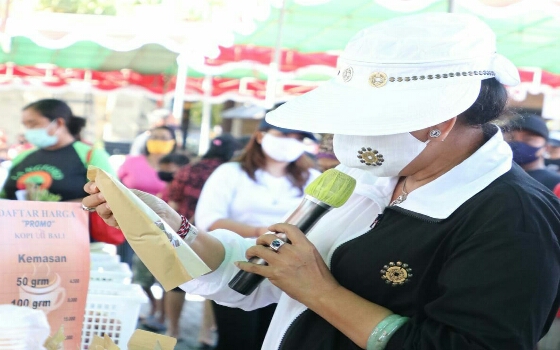 Kunjungi Buleleng, Ny Putri Koster Ajak Warga Untuk Bersahabat Dan Kembali Ke Alam