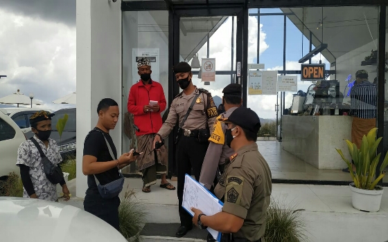 Tim Gabungan Polres Bangli Razia Prokes Sasar Kafe dan Restoran, 8 Pengunjung Terjaring
