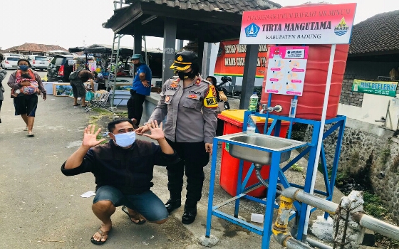 Wakapolres Utari Langsung Pimpin Razia Prokes di Area Pasar Beringkit