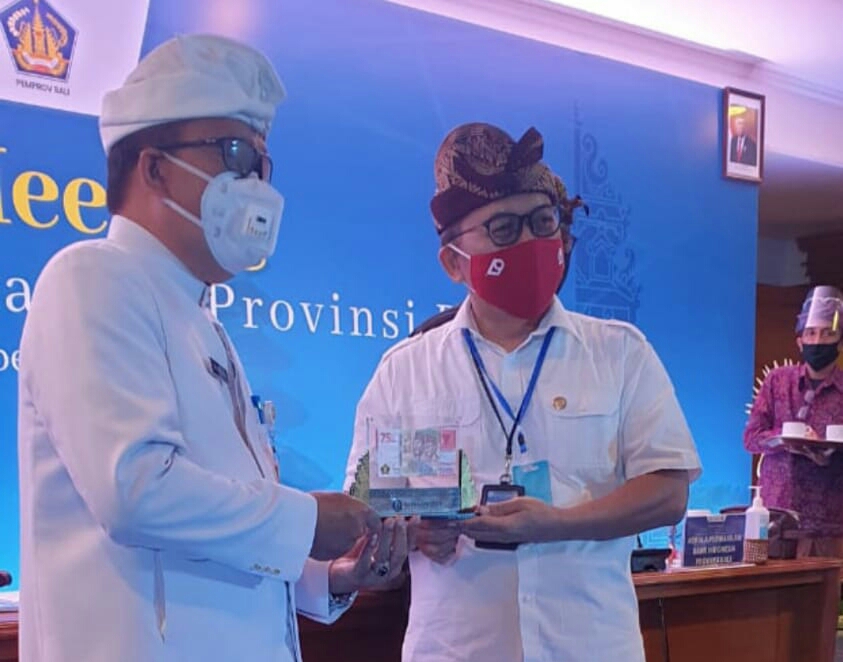 Sekda Rai Iswara Terima Uang Edisi Khusus 75 Ribu