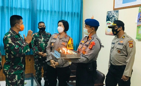 Kue Ulang Tahun Polres Badung Kagetkan Korem 163 /Wirasatya