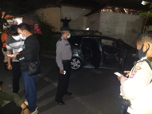 Warga Tibung Anyar, Kuta Utara Geger Korban Meninggal Dalam Mobil