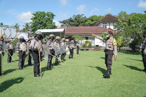 Latih Ketrampilan Dan Kesiapsiagaan Menghadapi Masa, Pasukan Dalmas Polres Bangli Rutin Laksanakan Latihan