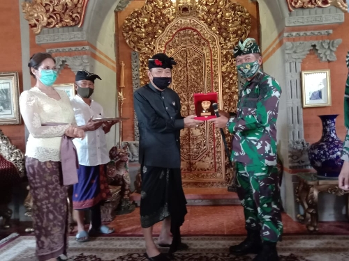 Pangdam IX/Udayana Silaturahmi di Tiga Puri Wilayah Gianyar