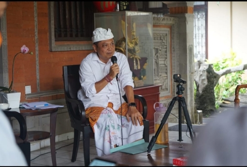 Jadi Pembicara Dalam Dharma Tula Pascasarjana UGM, Rai Mantra Ajak Kuatkan Srahda Bakthi, dan “Maguna Dusun”