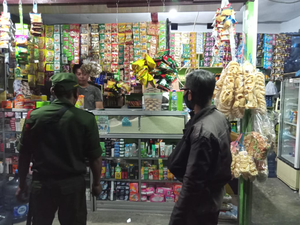 Tingkatkan Keamanan dan Ajak Warga Disiplin Prokes, Desa Dangin Puri Kaja Rutin Laksanakan Patroli Wilayah