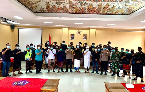 Kapolres Badung Silaturahmi Dengan Forkompincam Petang