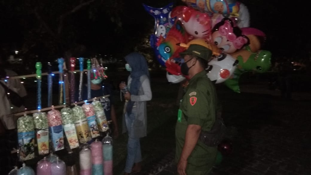 Patroli Dialogis Desa Dauh Puri Kaja, Ingatkan Warga Disiplin Prokes 3 M