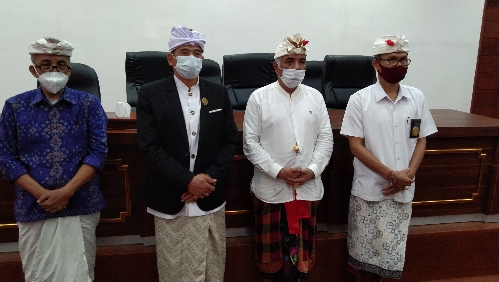 MDA Dan PHDI Putuskan Pembatasan Kegiatan Pengemban Ajaran Sampradaya Non-Dresta Bali
