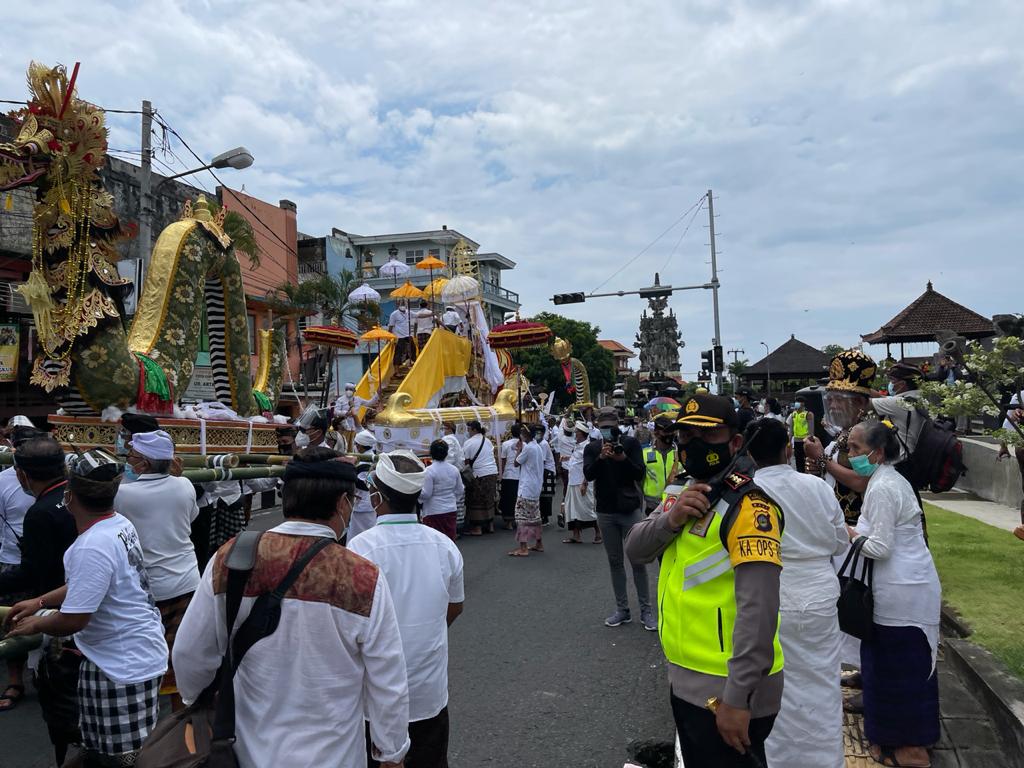 Kapolres Klungkung Pimpin Pengamanan Upacara Plebon Puri Agung Klungkung