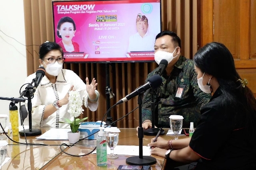 Ny Putri Koster Jadi Narasumber Talkshow di Radio Gema Merdeka