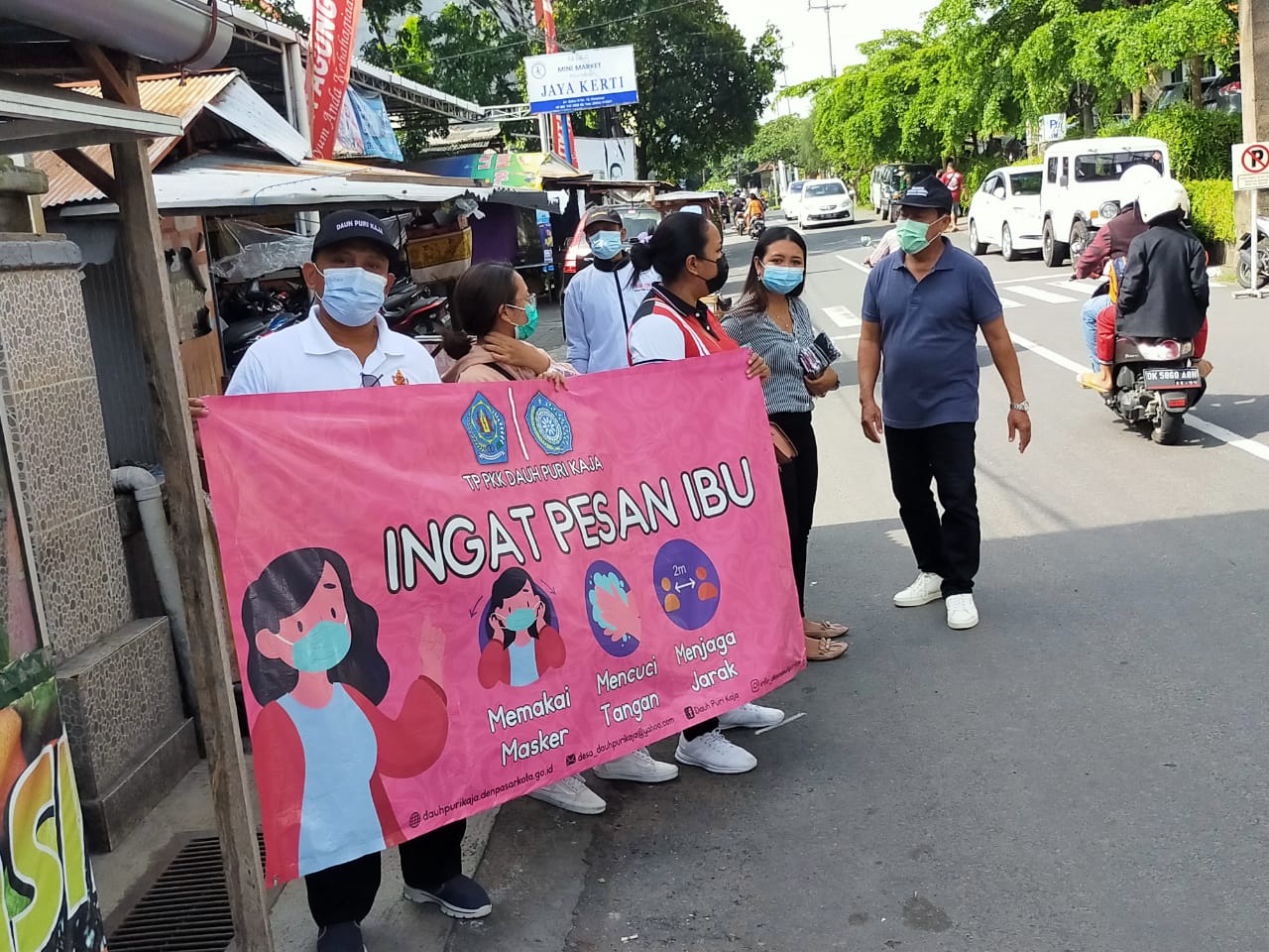 Desa Dauh Puri Kaja Kembali Laksanakan Pemantauan Prokes Terkait Pelaksanaan PPKM