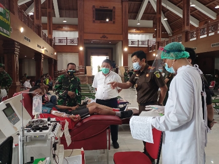 Donor Plasma Konvalesen Hut Ke 60 Korem 163 Wira Satya Dimulai Di Kodim Jembrana