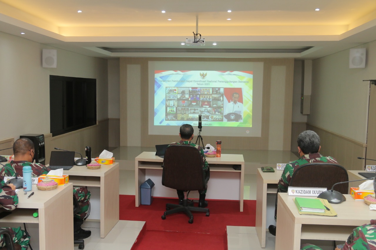 Pembukaan Rakornas Penanggulangan Bencana, Pangdam dan Kasdam IX/Udayana Ikuti Melalui Vidcon