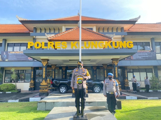 Kapolres Klungkung Sampaikan Arahan Pada Apel Jam Pimpinan Pada Anggota