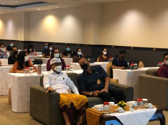 Wawali Arya Wibawa Buka Bimtek Investasi Melalui Online Single Submission-Risk Based Approach (OSS-RBA), Ajak Pengusaha Meningkatkan Investasi di Kota Denpasar