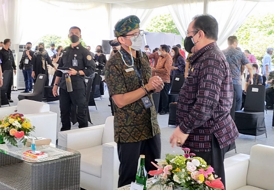 Bali Menjadi Pilot Project Pengembangan Kendaraan Listrik, Wagub Cok Ace: Penggunaan Kendaraan Bermotor Listrik Berbasis Baterai Nyaris Tidak Menghasilkan Emisi Karbon