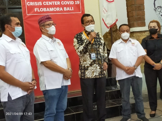 Dirut BTN Serahkan Bantuan Dana 500 Juta Bagi Korban Bencana NTT Melalui Flobamora Bali