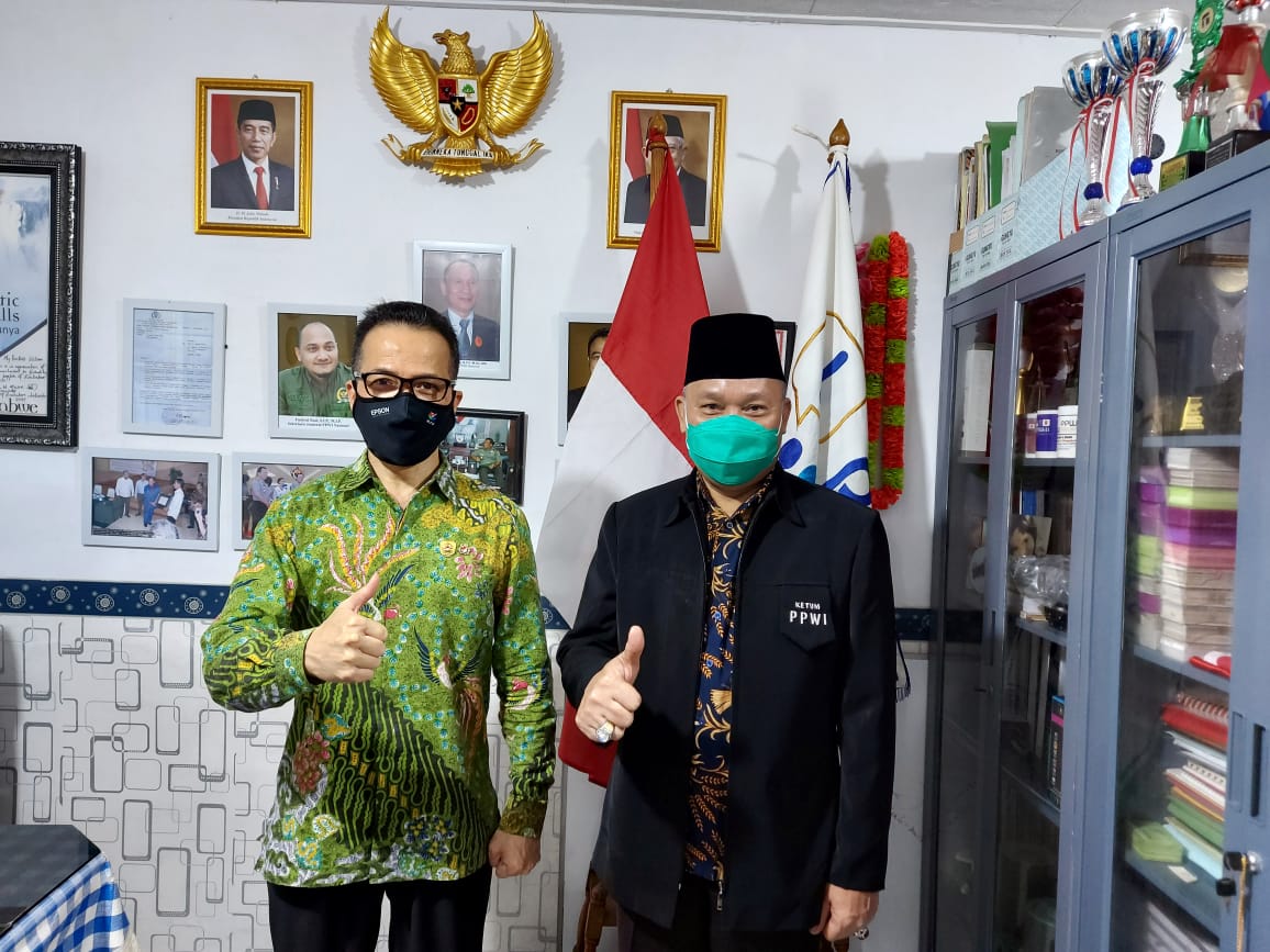 Edarkan Siaran Pers Tahunan, Wilson Lalengke: DP Langgar UU 40/1999 Pasal 15 Ayat (1)