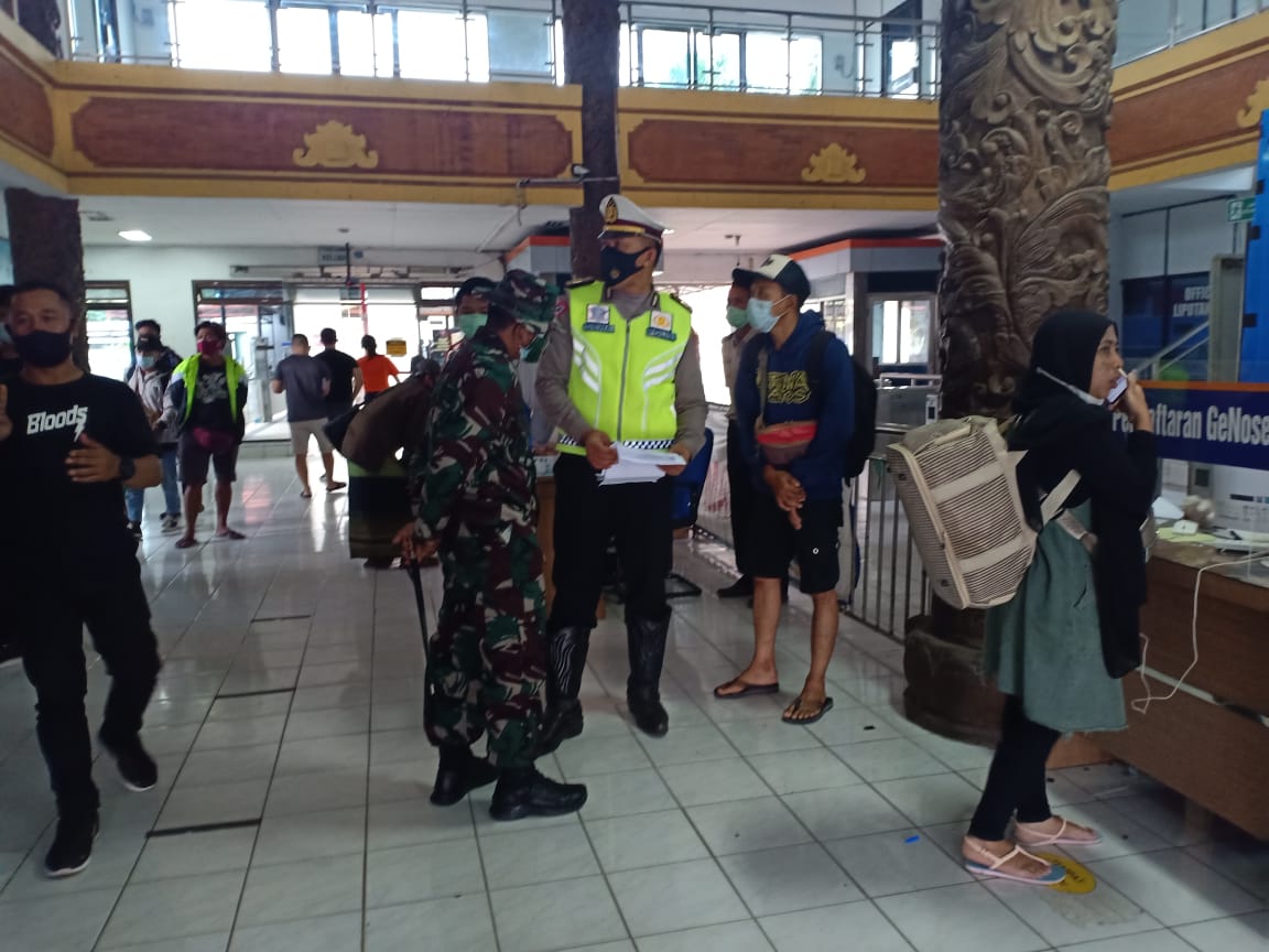 Sidak Di Pos Penebalan Gilimanuk, Dandim Jembrana Temukan Warga Dengan Suket Rapid Tes Kadaluwarsa