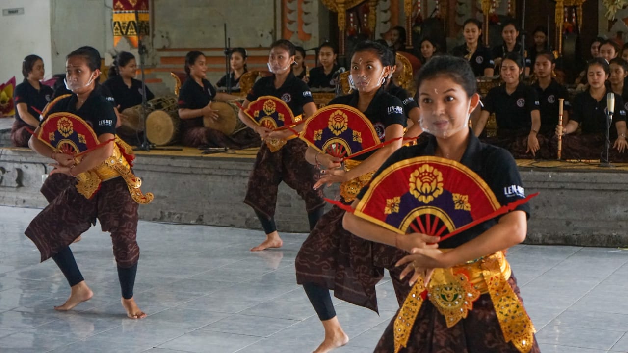 Tim Kesenian Provinsi Bali Apresiasi GKW Duta Kota Denpasar, Jaya Negara Tekankan Konsistensi Penampilan dan Penjiwaan