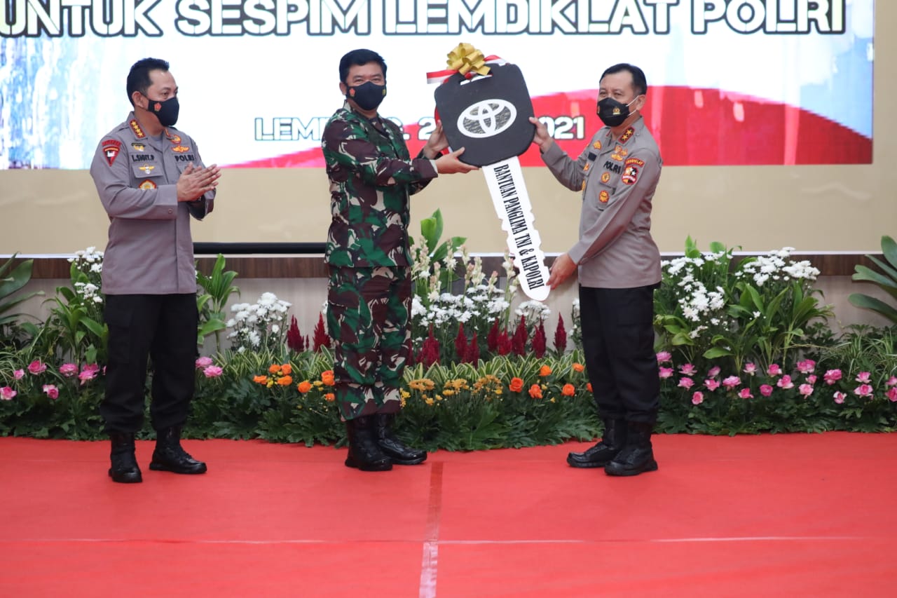 Kasespim Lemdiklat Polri, Terima Bantuan Kendaraan Dinas Dari Panglima TNI dan Kapolri