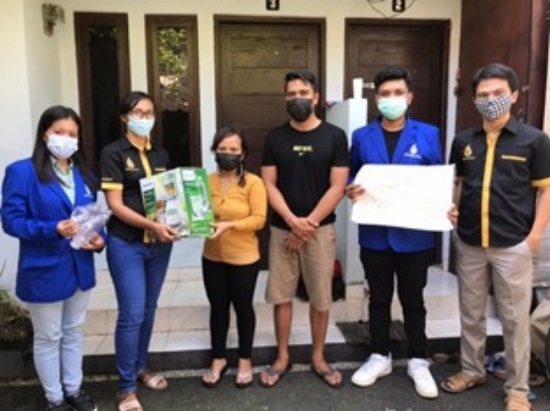 Tiga Dosen ITB STIKOM Bali Implementasikan Tri Dharma Perguruan Tinggi di _Oke Juice Bali_