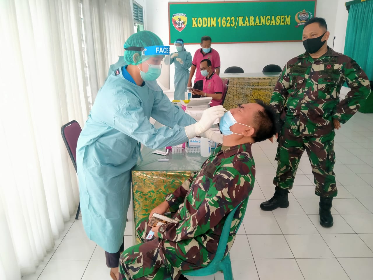 Sehari Jelang Dibuka, Seluruh Personel Satgas TMMD Kodim Karangasem Tes Rapid Antigen