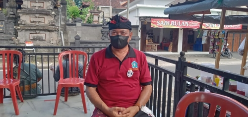 Bakti Sosial Bulan Bung Karno, Rai Wirajaya, Gus Bota, dan Putu Yunita Oktarini Bagi-Bagi Sembako Bagi Masyarakat Desa Adat Sading, Badung