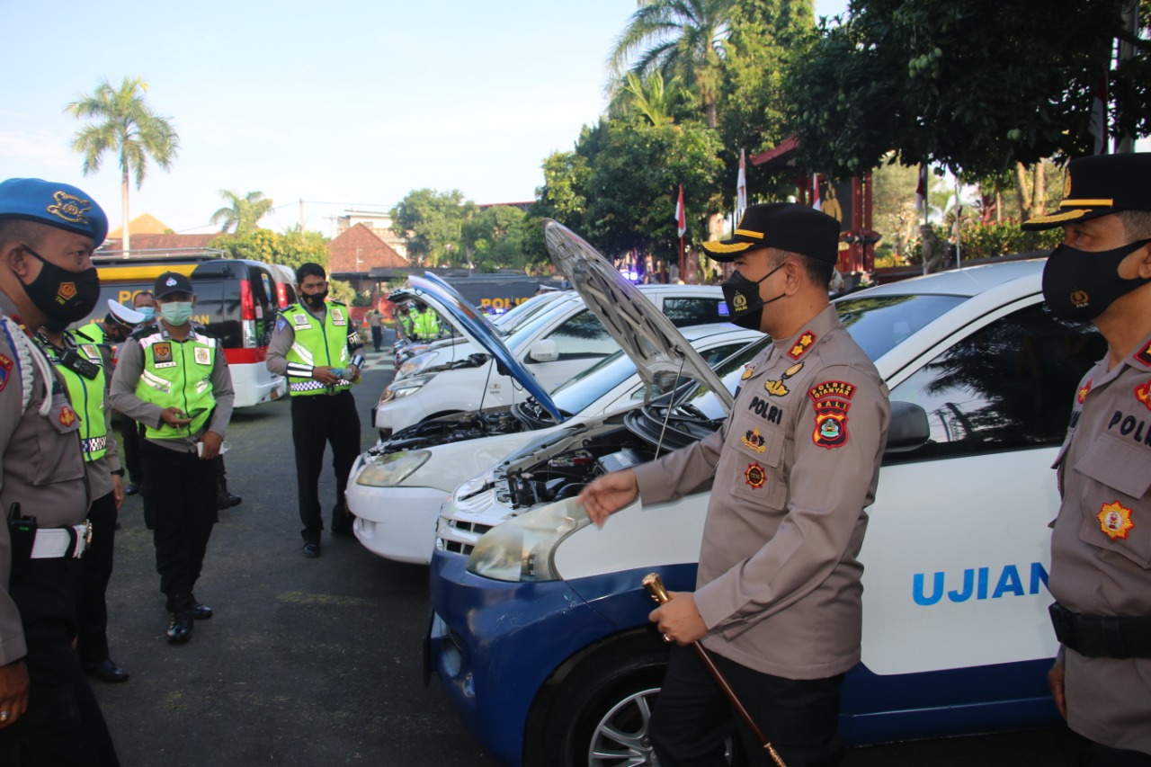 Kapolres Gianyar Pimpin Apel Pengecekan Kendaraan Dinas Polres Gianyar