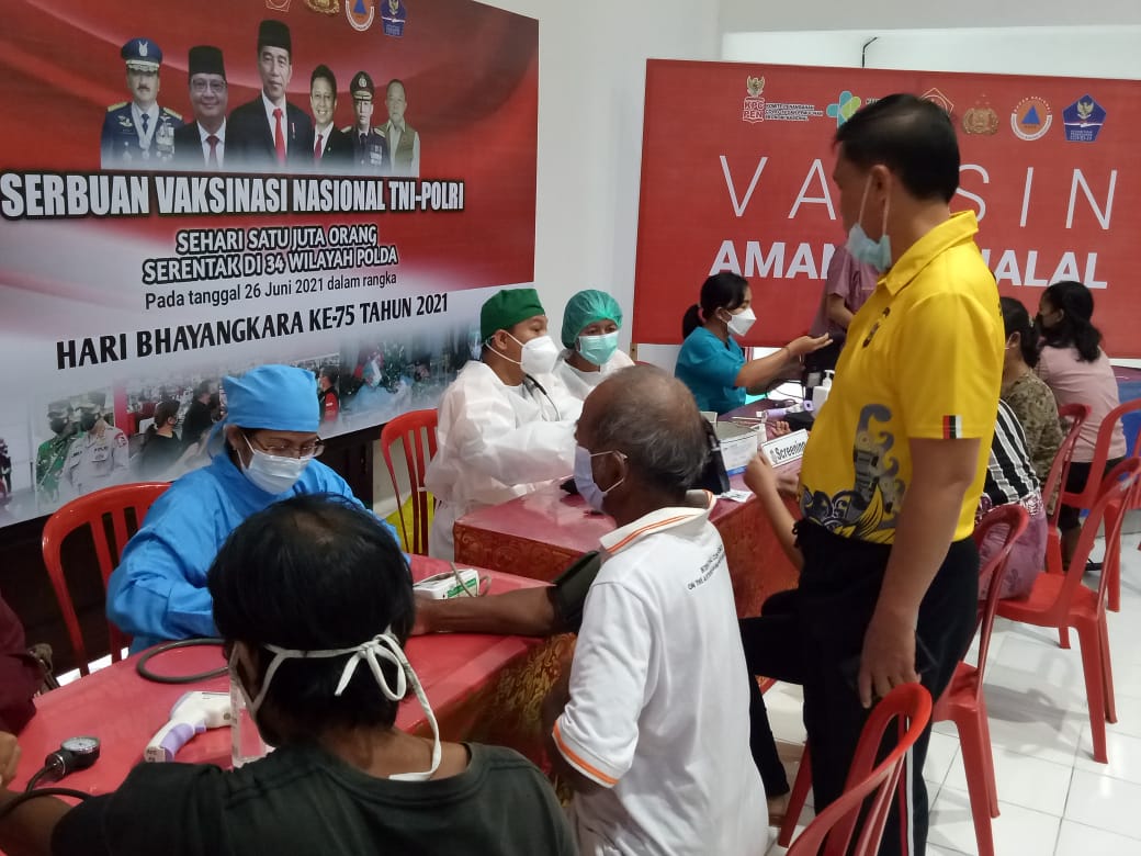 Vaksin Massal, Polres Karangasem Diserbu Masyarakat
