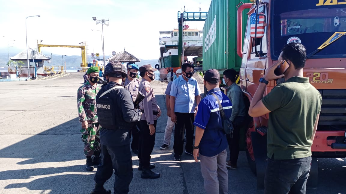 Tekan Lonjakan COVID-19, Kodim Jembrana Bersama Instansi Terkait Lakukan Penebalan Dan Pengetatan Di Pelabuhan Gilimanuk