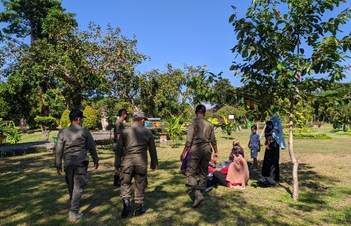 Salah Gunakan Masker Tim Yustisi Denpasar Berikan Pembinaan Warga Pelanggar Prokes