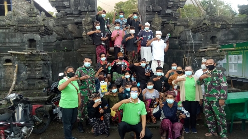 dr. I Ketut Budiarta Sosialisasikan ECO ENZYME Kepada Masyarakat Di TMMD KE-111 Kodim 1623/Karangasem